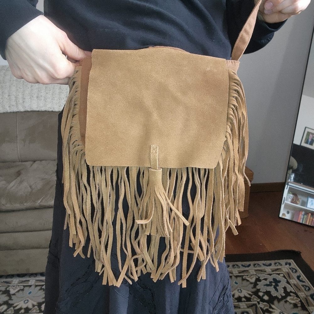 American Eagle Brown Y2K Bohemian Fribge Crossbody Purse - Picture 2 of 5